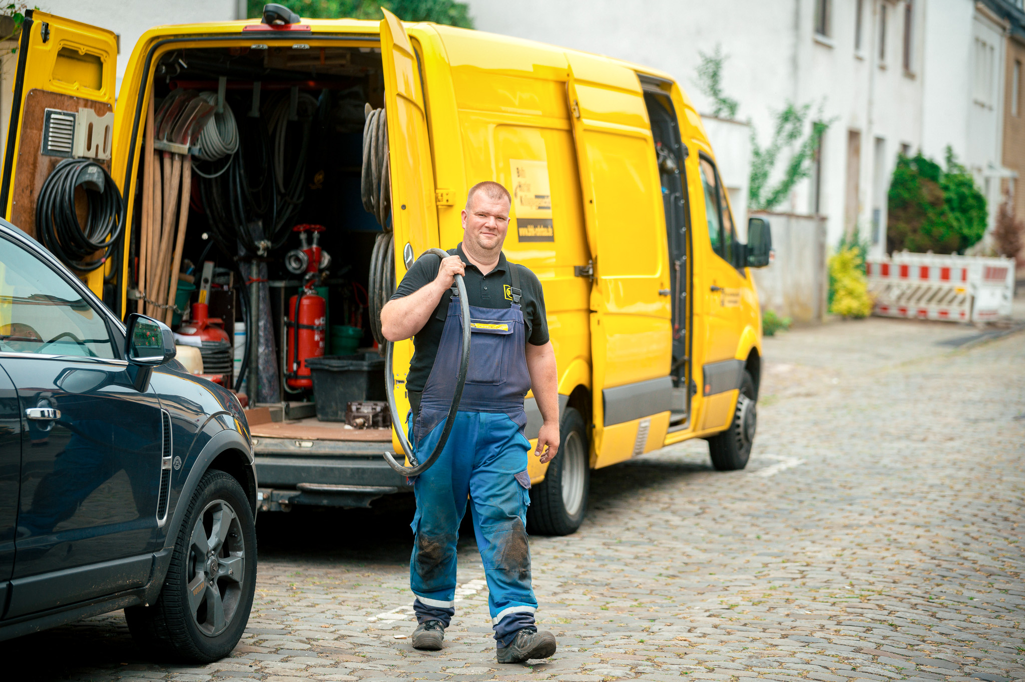 Alles, was Daniel Jacobi bei einem Projekt braucht, holt er am Morgen beim BHK-Standort in Bremen mit seinem Transporter ab – Foto: Jonas Ginter